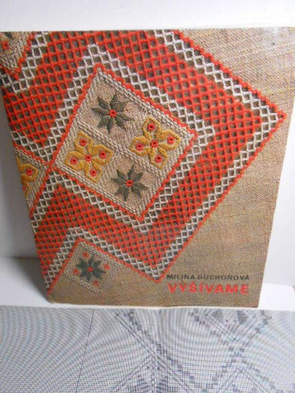 画像1: スロバキア刺繍の本・図案/パターン・クロスステッチ (1)