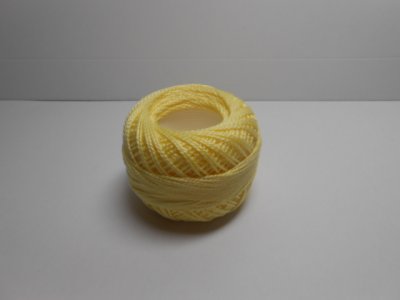 画像1: ハンガリー手芸用・薄黄色刺繍糸 Puppets Perle Coats Crafts