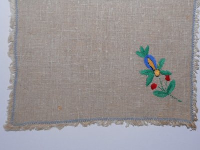 画像1: ポーランド・カシューブ刺繍のリネンクロス