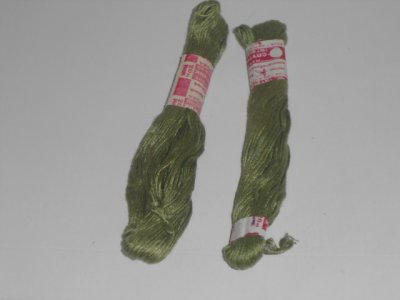 画像1: ロシア刺繍糸 緑系 1かせ