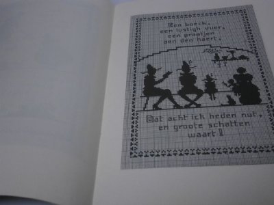 画像1: オランダ 黒糸刺繍　図案集　クロスステッチ