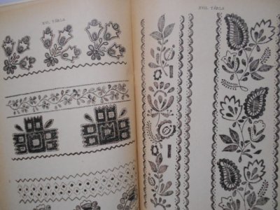 画像1: ハンガリーバラニャ・ベーチ県刺繍 チャート・図案集 