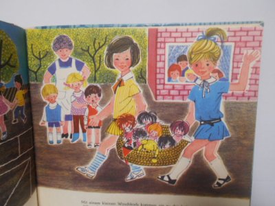 画像2: 人形の子の編み物学校 絵本 DDR 東ドイツ 